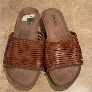 Women’s Walking Cradles shoes size 12